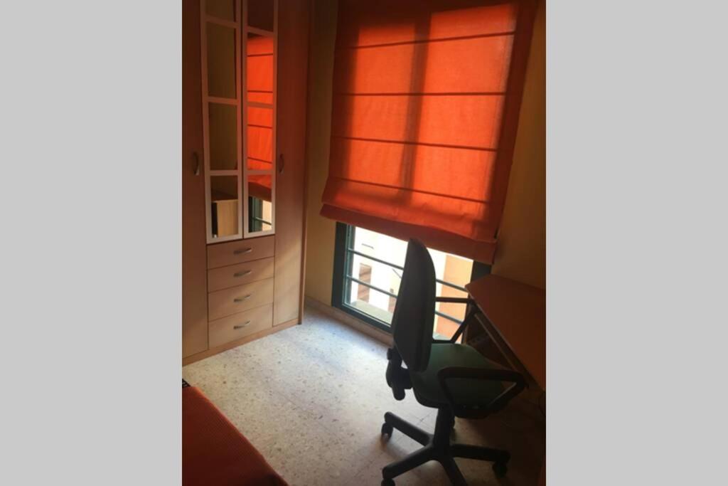 Confortable-Tranquilo Apartamento Junto Al Centro Málaga Eksteriør bilde
