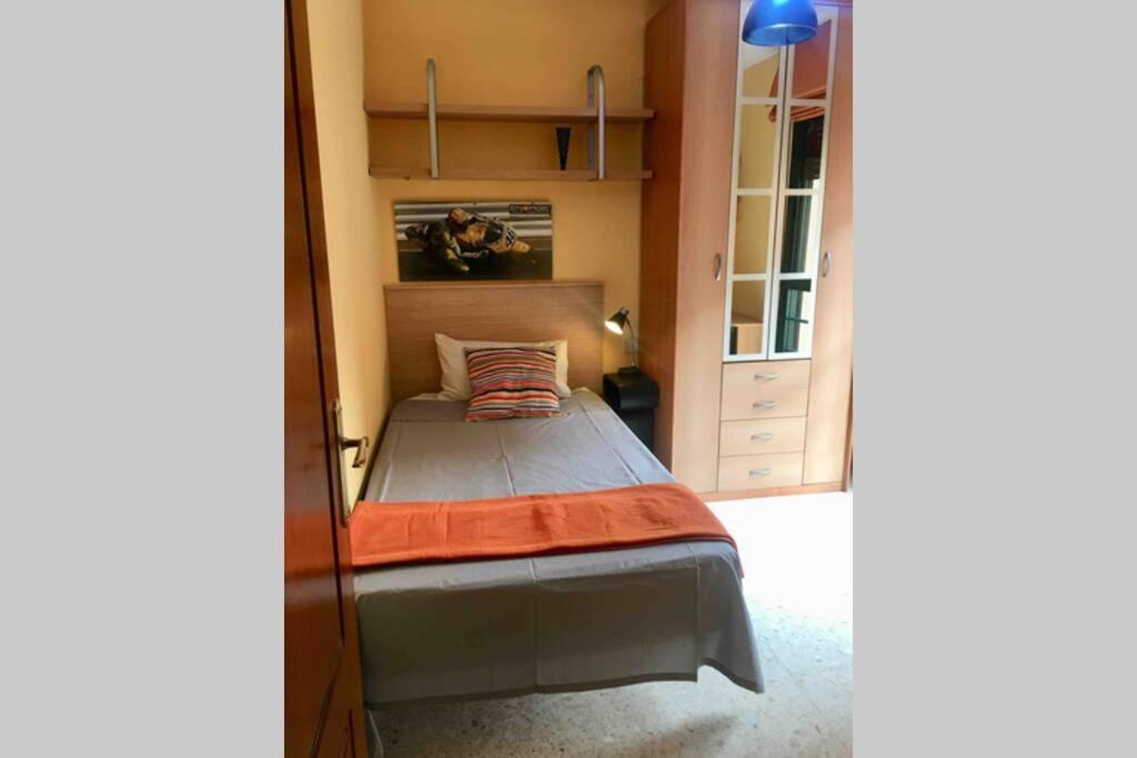 Confortable-Tranquilo Apartamento Junto Al Centro Málaga Eksteriør bilde