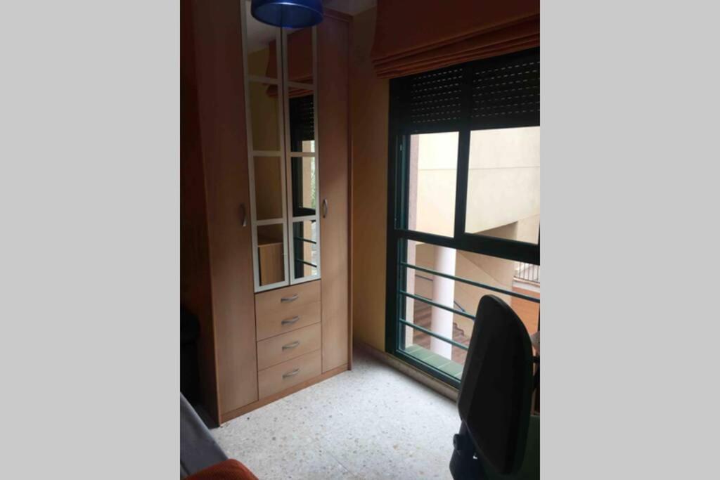 Confortable-Tranquilo Apartamento Junto Al Centro Málaga Eksteriør bilde
