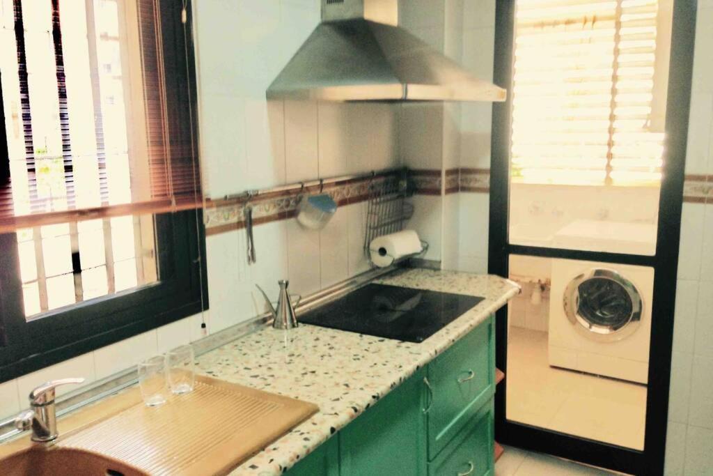 Confortable-Tranquilo Apartamento Junto Al Centro Málaga Eksteriør bilde